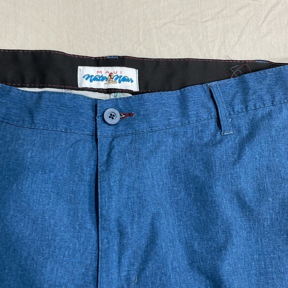 Maui water wear size 36 Shorts - Picture 2 of 5